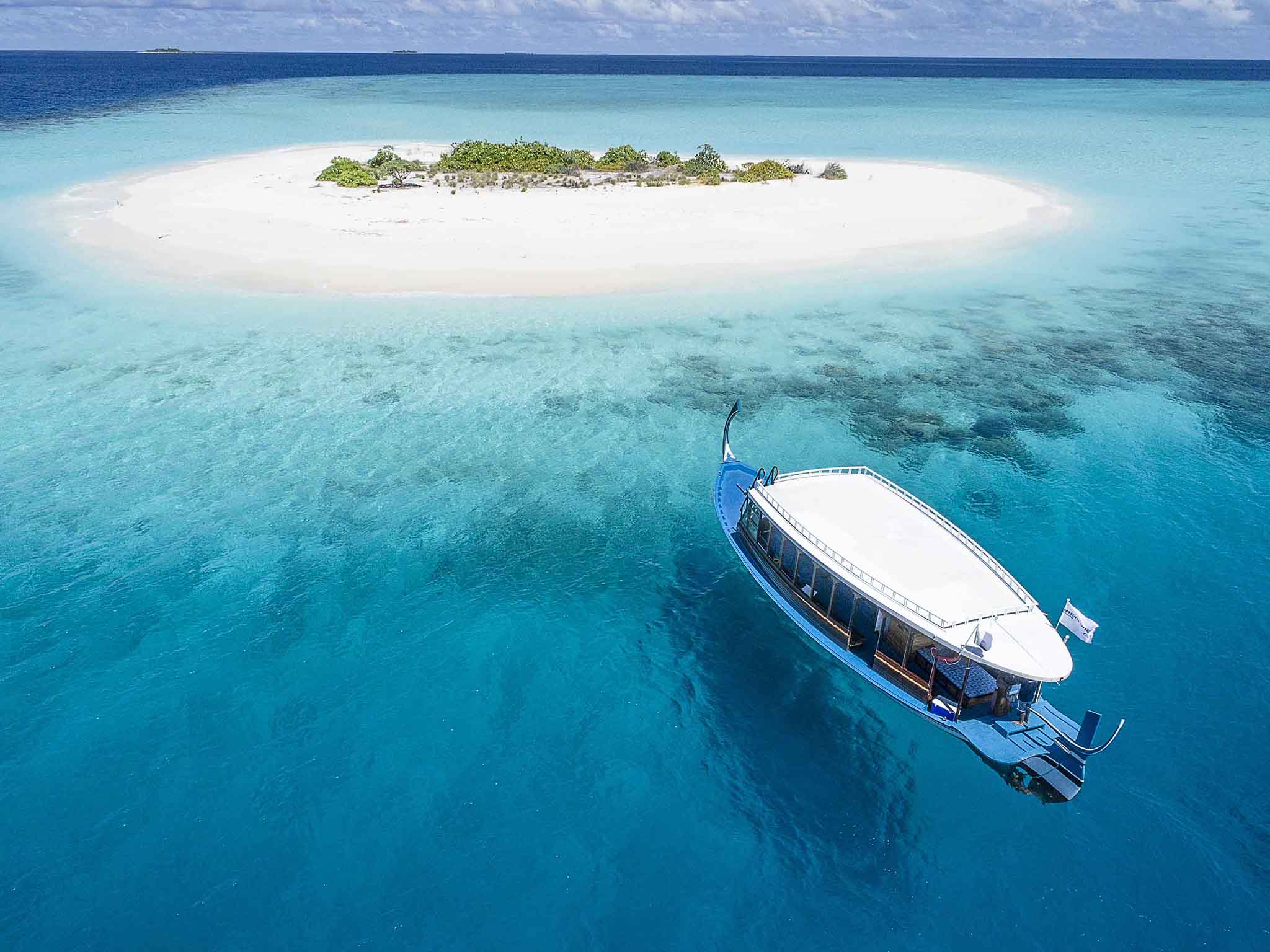 Mercure Maldives Kooddoo Resort 4*