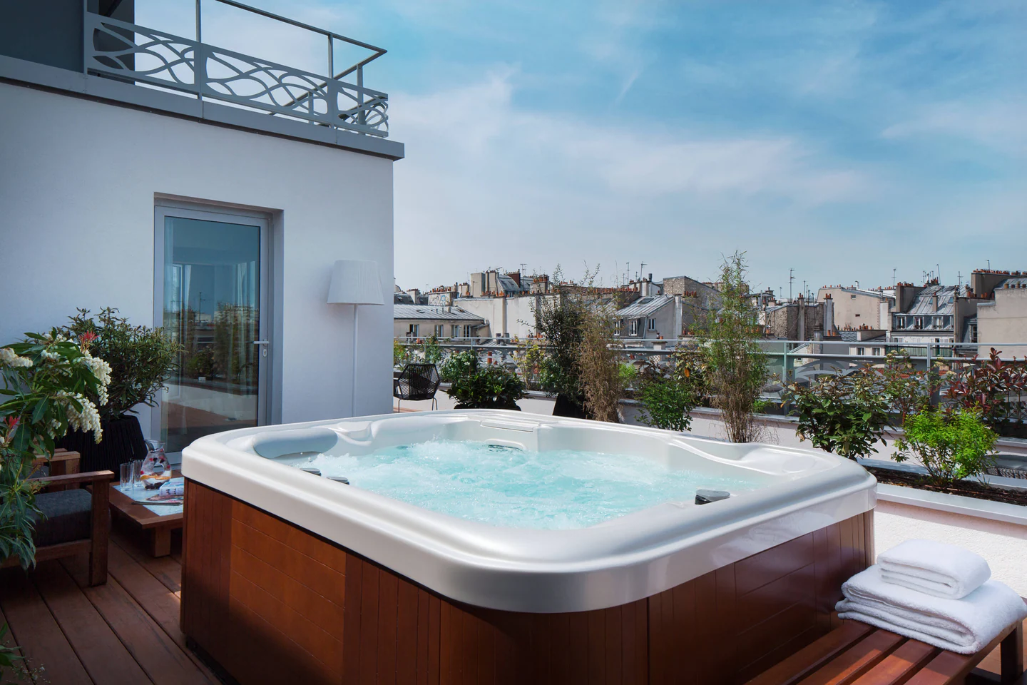 Hôtel Renaissance Paris République & Spa 5*