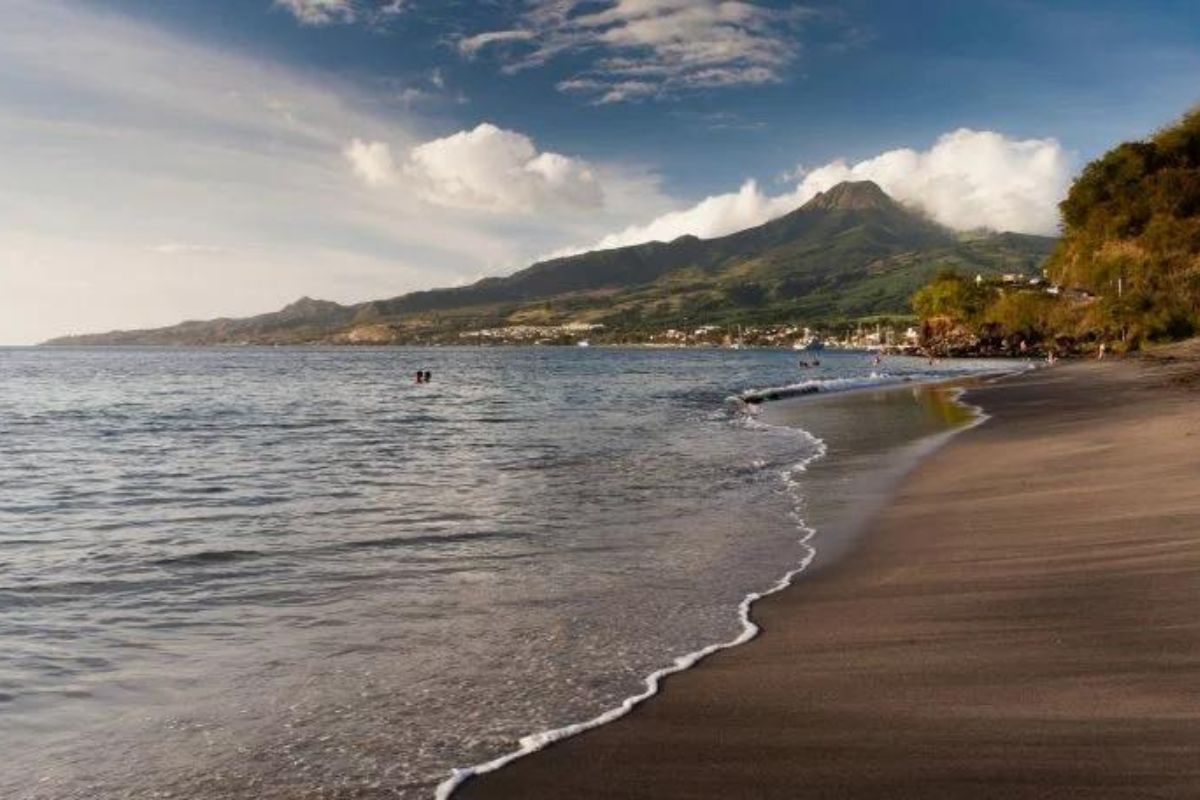 Les plages de sable noir en Martinique