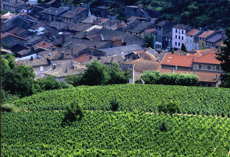 Top 9 des Plus Beaux Villages du Beaujolais à voir en 2025 Chéri fais