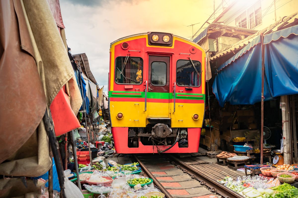 Voyager en train de nuit en Thaïlande : Le guide complet !