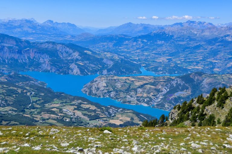 Lac de montagne pour ses vacances en été