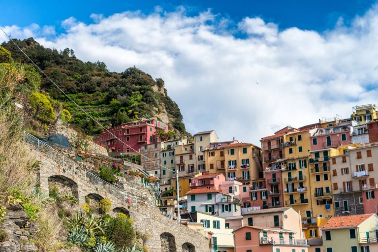 Comment faire pour se rendre aux Cinque Terre en avion en 2024 ?