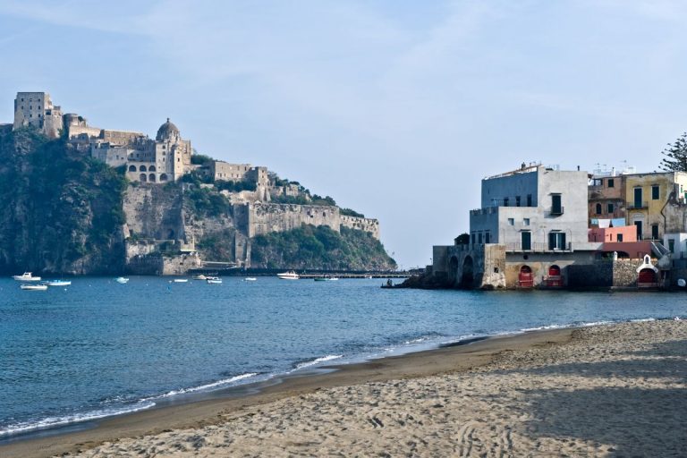 Comment faire pour visiter Ischia en 2024 ?