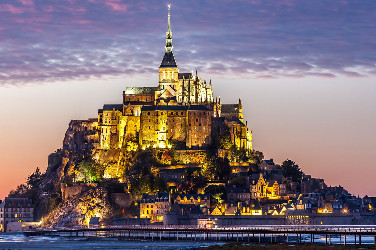 Le Mont-Saint-Michel : Ou dormir pour une expérience unique en 2025 ?