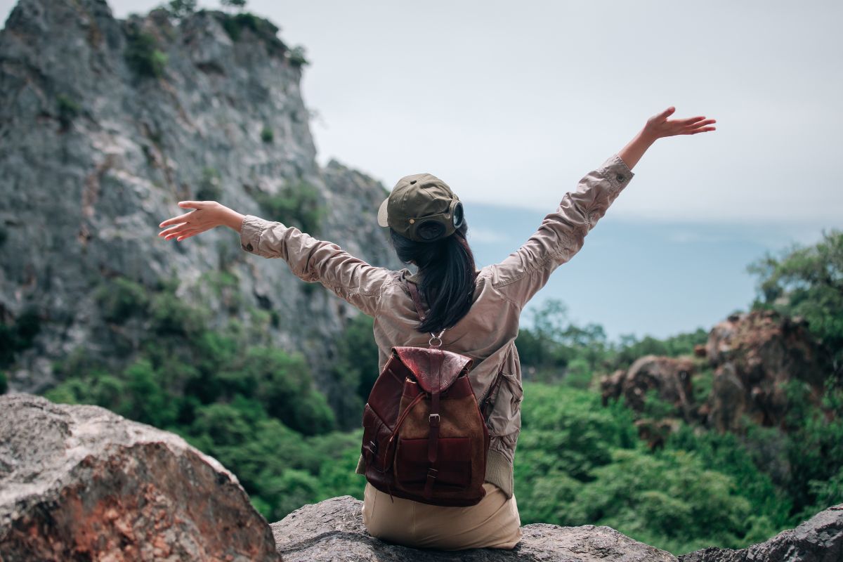 Comment s’organiser quand on voyage seule pour la première fois ?