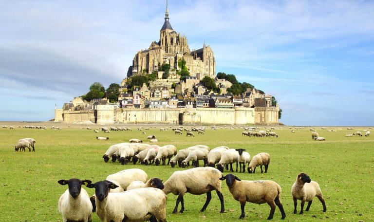 Le Mont-Saint-Michel : Ou dormir pour une expérience unique en 2025 ?