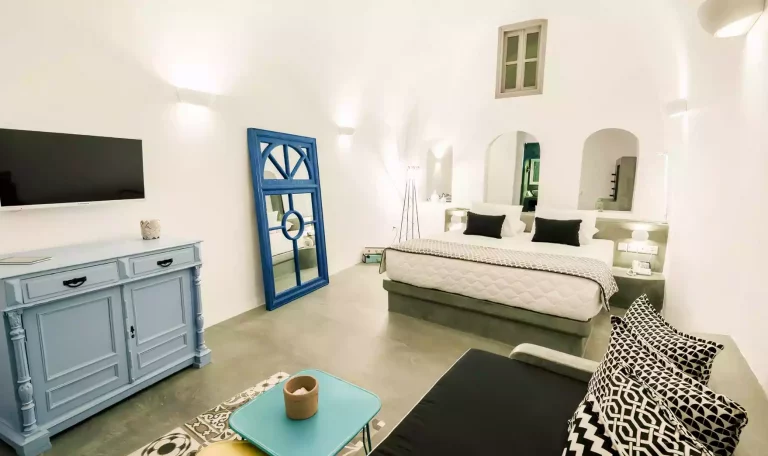 Modernity Suites Santorini 4*