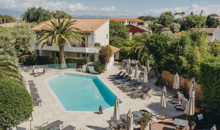 Hôtel La Villa Cap d’Antibes 4*