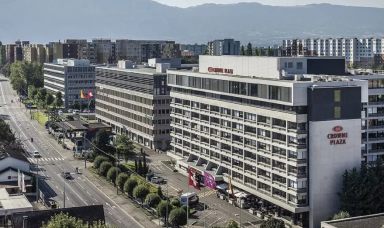 Crowne Plaza Geneva Hotel 4*