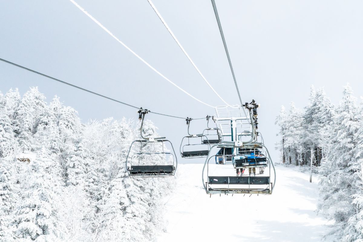 Les meilleures stations de ski accessibles en Train en France