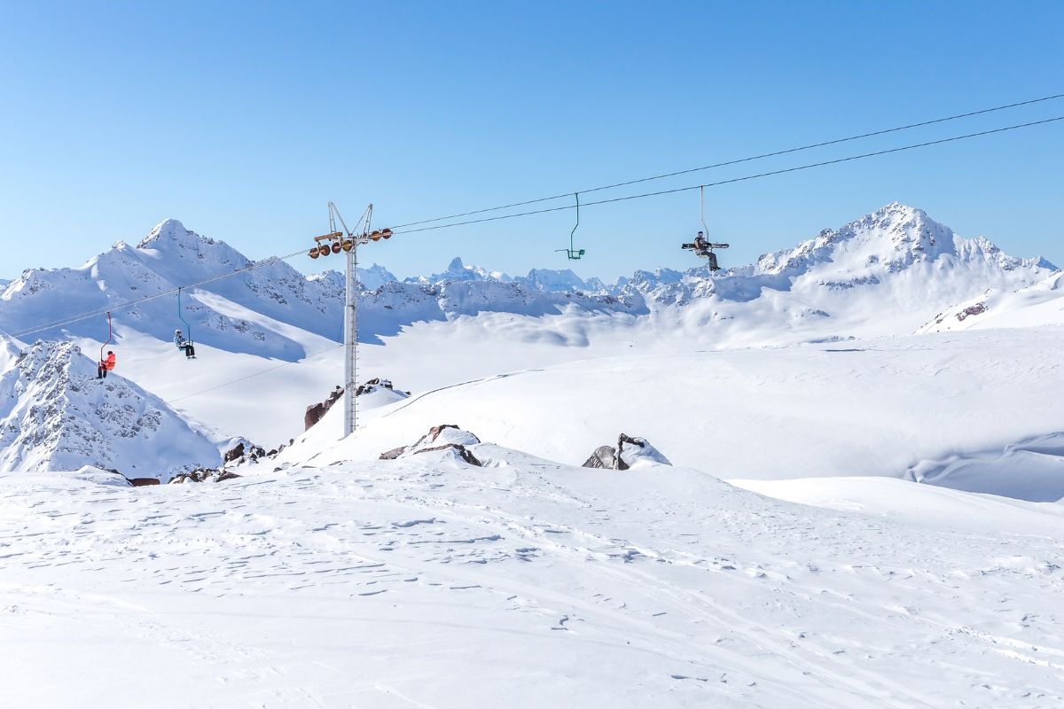 Ce sont les 10 stations de ski les plus hautes de France pour 2025