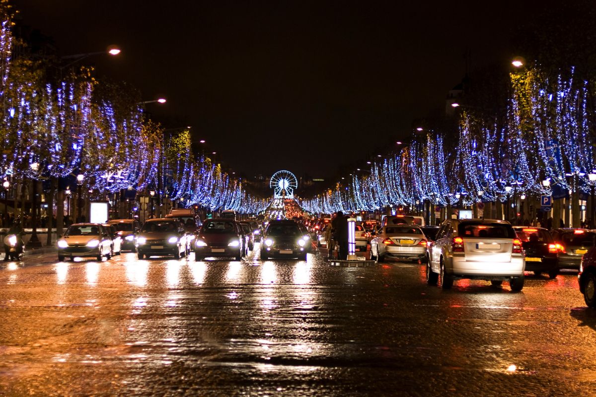 Champs elysées soirée nouvel an feu d'artifices