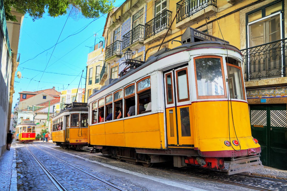 Lisbonne en bus touristique : Le guide pratique de 2025