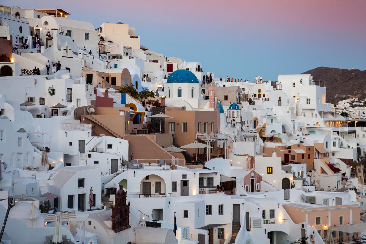 Comment faire pour visiter l'Imerovigli à Santorin ?