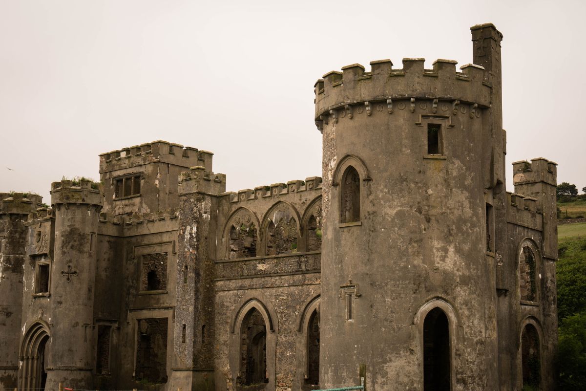 Dormir dans un château médiéval : Les 10 meilleurs châteaux de 2025