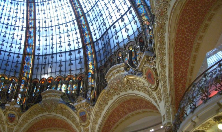 Les 8 meilleurs hôtels proches des grands magasins à Paris en 2025