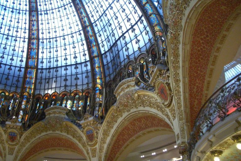 Les 8 meilleurs hôtels proches des grands magasins à Paris en 2025