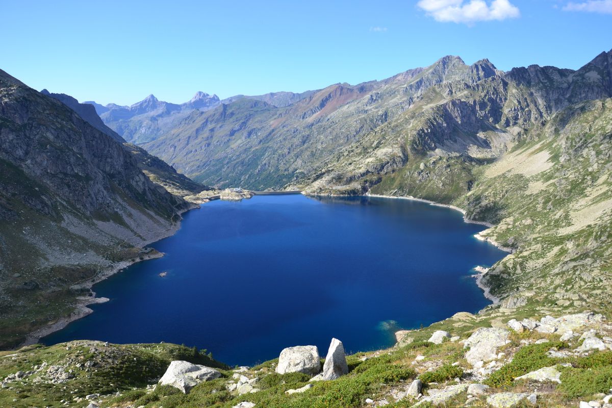 Les 8 plus beaux endroits où aller dans les Pyrénées l’été 2025