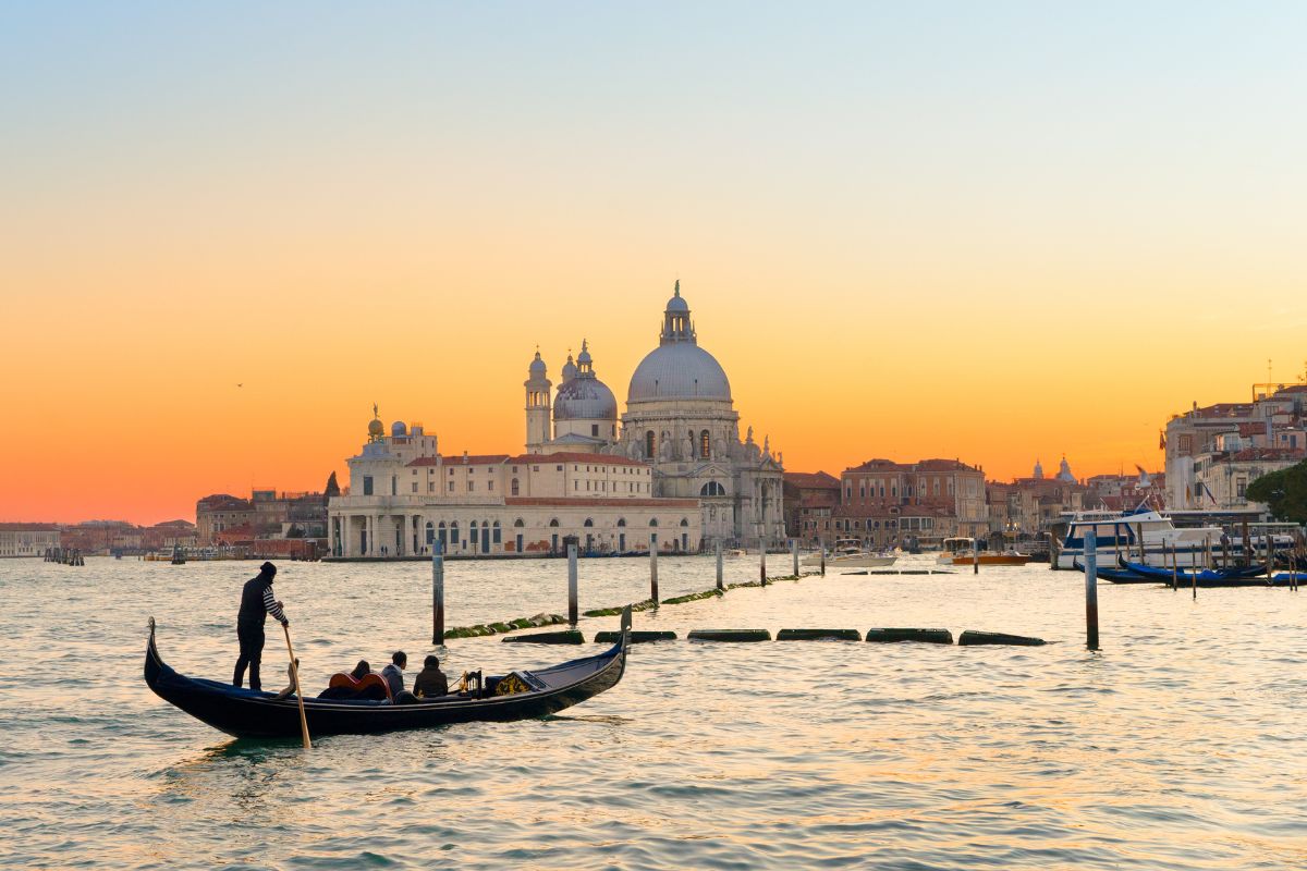 Venise en Mars : Climat & Activités en 2025