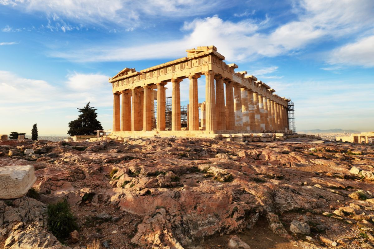 Visiter Athènes en mars : les avantages de la douceur printanière